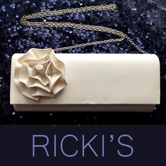 Ricki's white rose faux leather shoulder purse silver chain converts to clutch - Picture 1 of 5